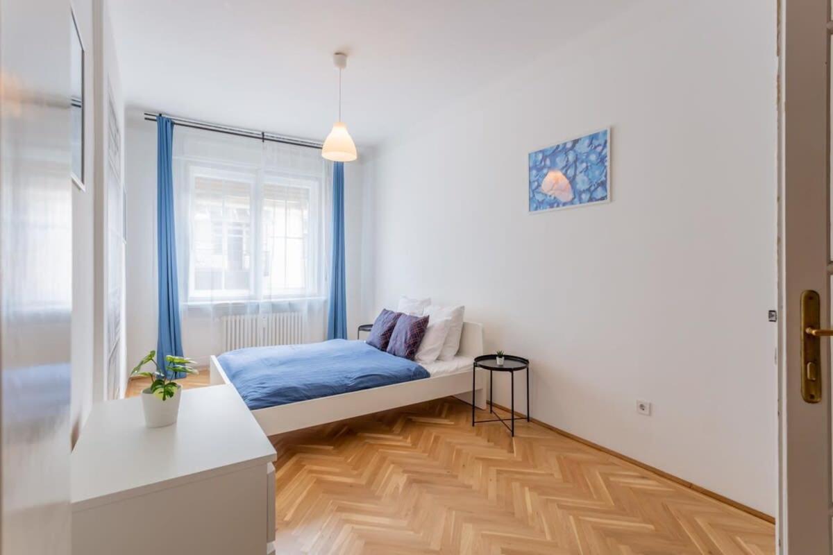 Home Away From Home In The Center Budapest Extérieur photo
