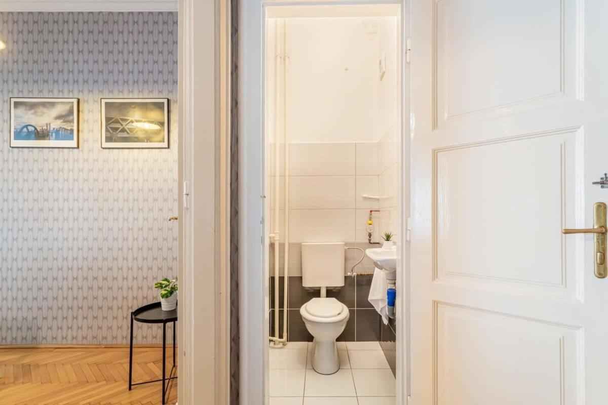 Home Away From Home In The Center Budapest Extérieur photo
